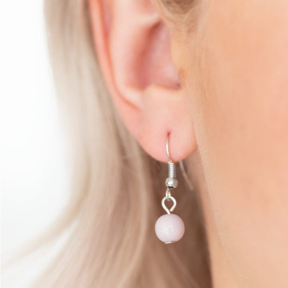 NWOT Triangle Necklace - Picture 4 of 8